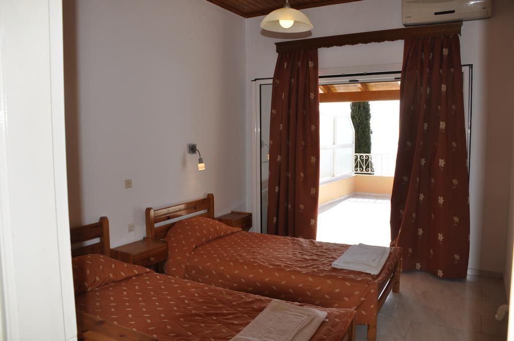 Stella'S Apartments Agios Gordios  Exteriör bild