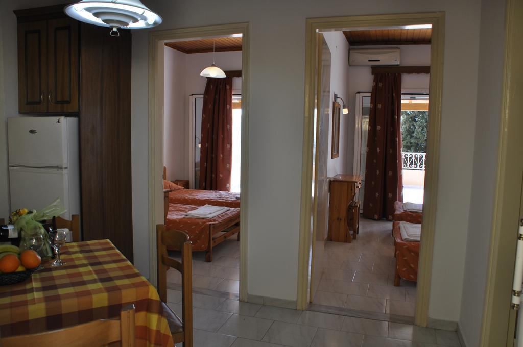 Stella'S Apartments Agios Gordios  Exteriör bild